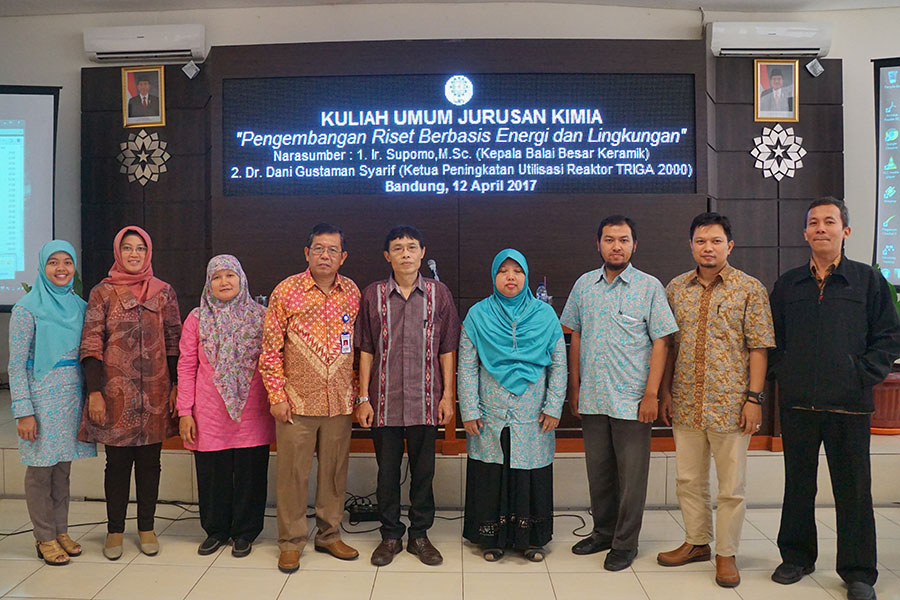 Kuliah Umum Jurusan Kimia “Pengembangan Riset Berbasis Energi dan Lingkungan” Kuliah Umum Jurusan Kimia “Pengembangan Riset Berbasis Energi dan Lingkungan”