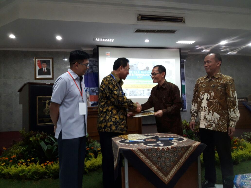 PENANDATANGANAN KERJASAMA FAKULTAS SAINS DAN TEKNOLOGI DENGAN BATAN PENANDATANGANAN KERJASAMA FAKULTAS SAINS DAN TEKNOLOGI DENGAN BATAN